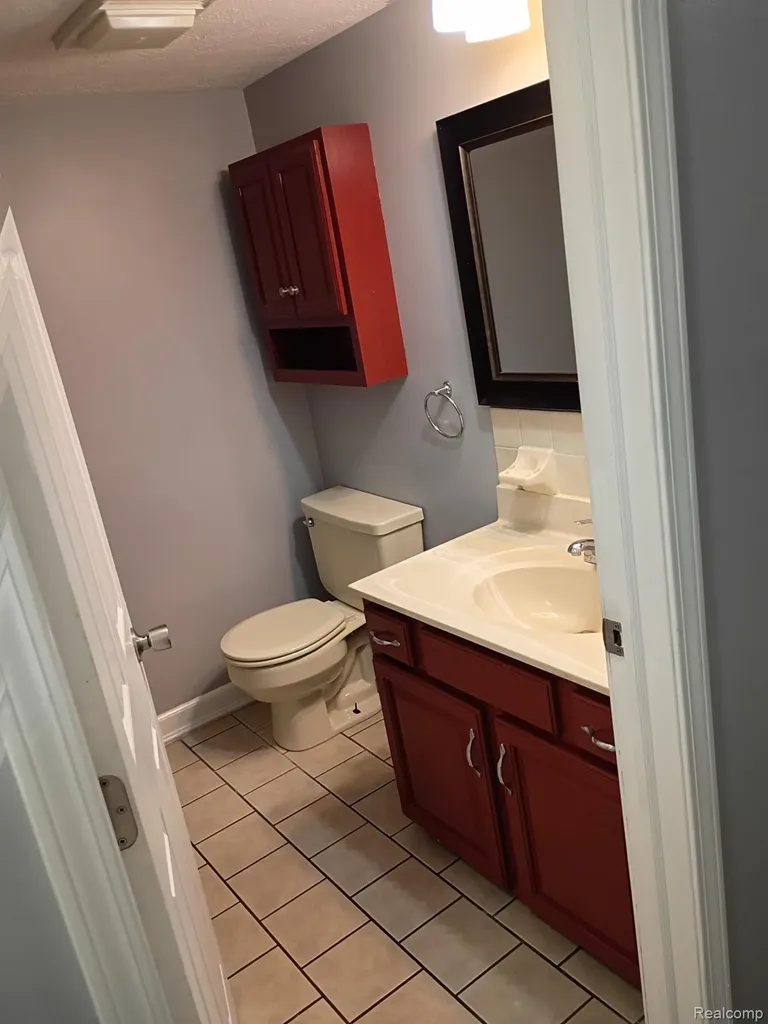 9766 Amanda Drive Handy Township MI 48836