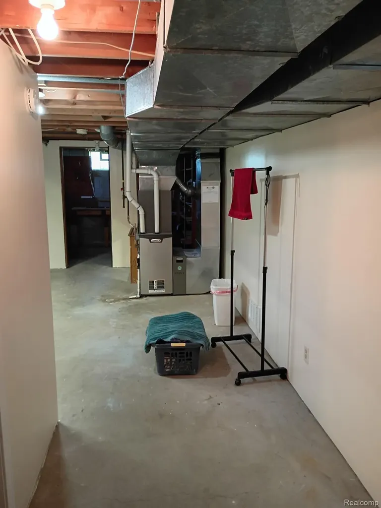 9766 Amanda Drive Handy Township MI 48836