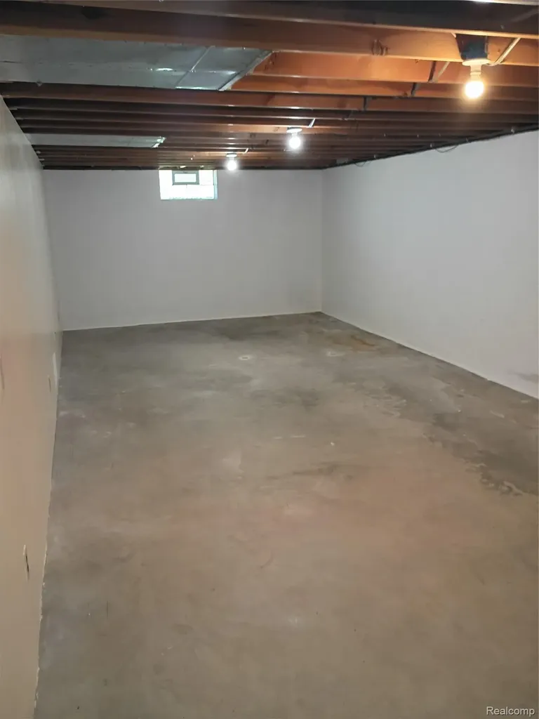 9766 Amanda Drive Handy Township MI 48836