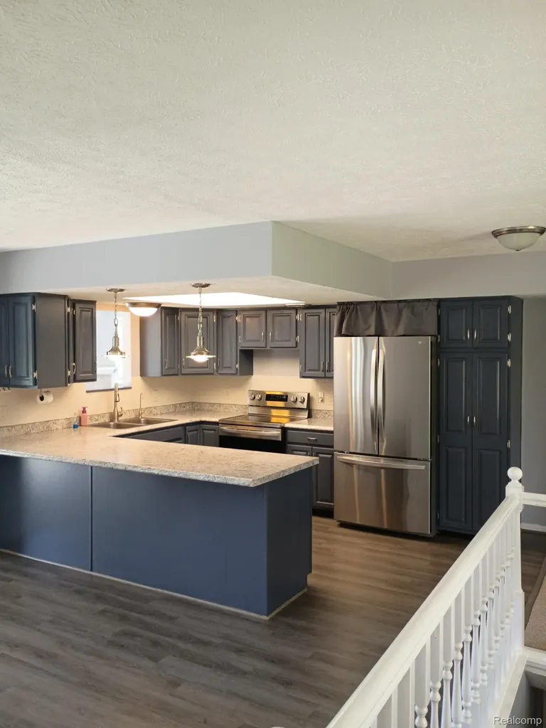 9766 Amanda Drive Handy Township MI 48836