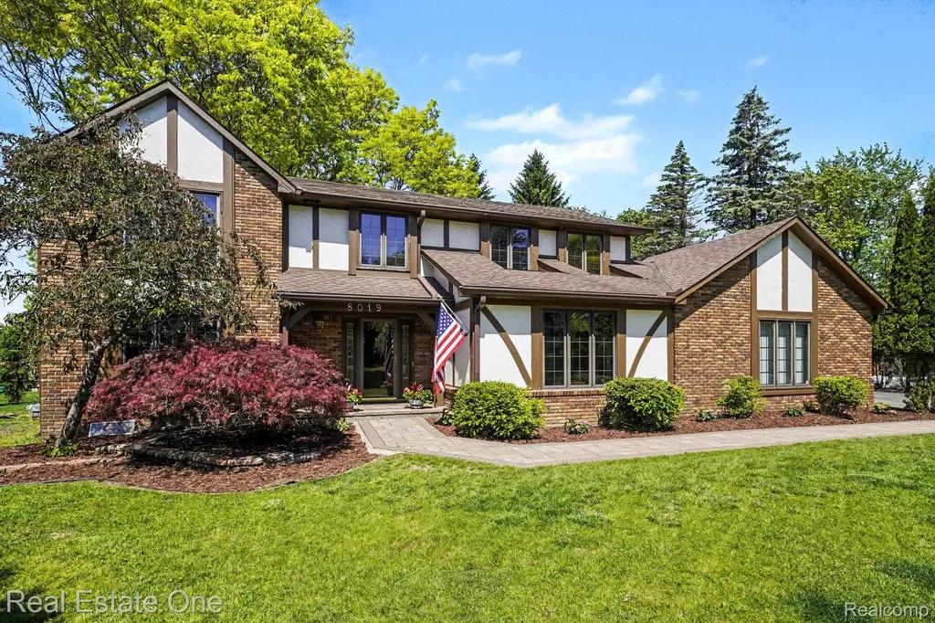 8019 Deerwood Road Independence Charter Township MI 48348