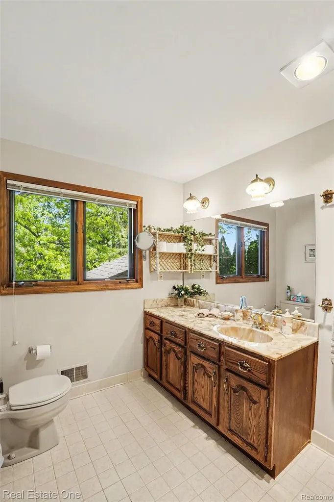 8019 Deerwood Road Independence Charter Township MI 48348