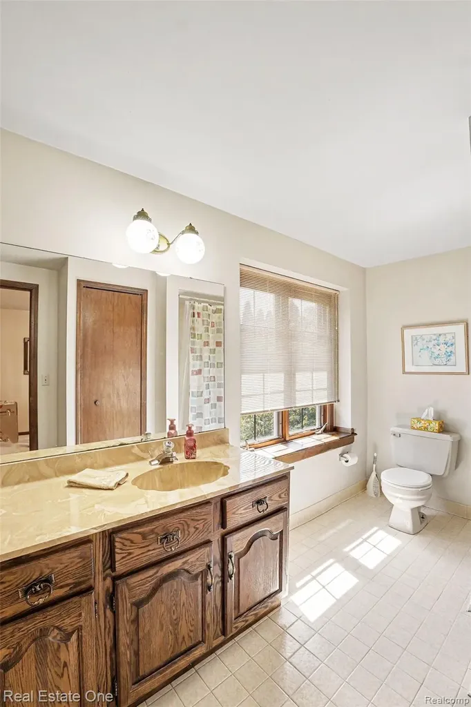 8019 Deerwood Road Independence Charter Township MI 48348