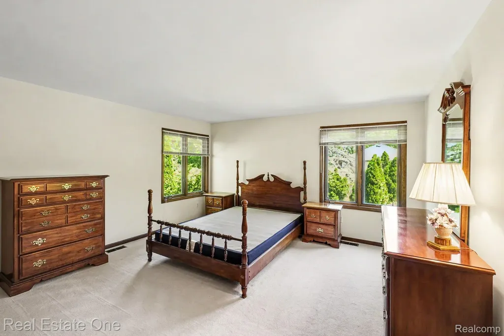 8019 Deerwood Road Independence Charter Township MI 48348