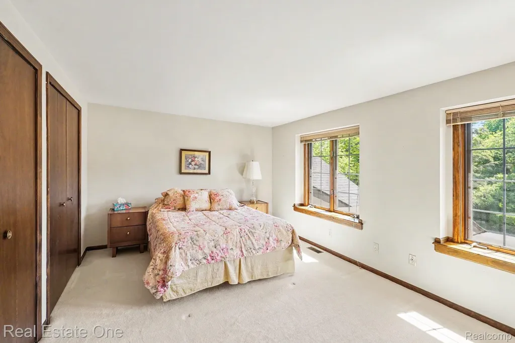 8019 Deerwood Road Independence Charter Township MI 48348