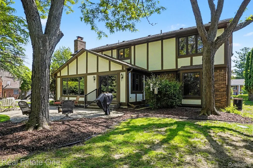 8019 Deerwood Road Independence Charter Township MI 48348