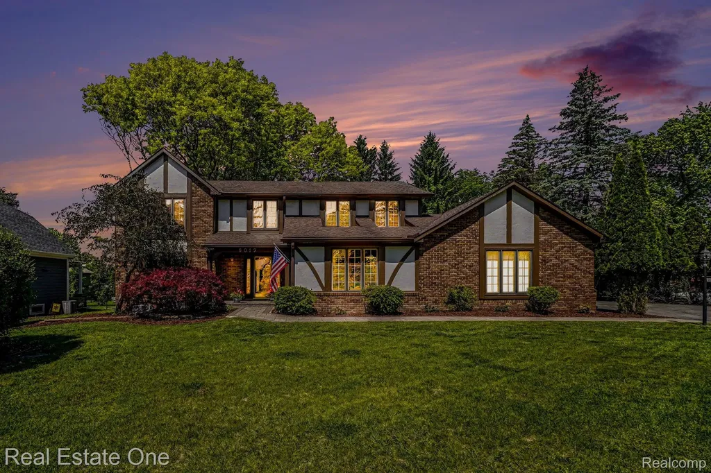 8019 Deerwood Road Independence Charter Township MI 48348