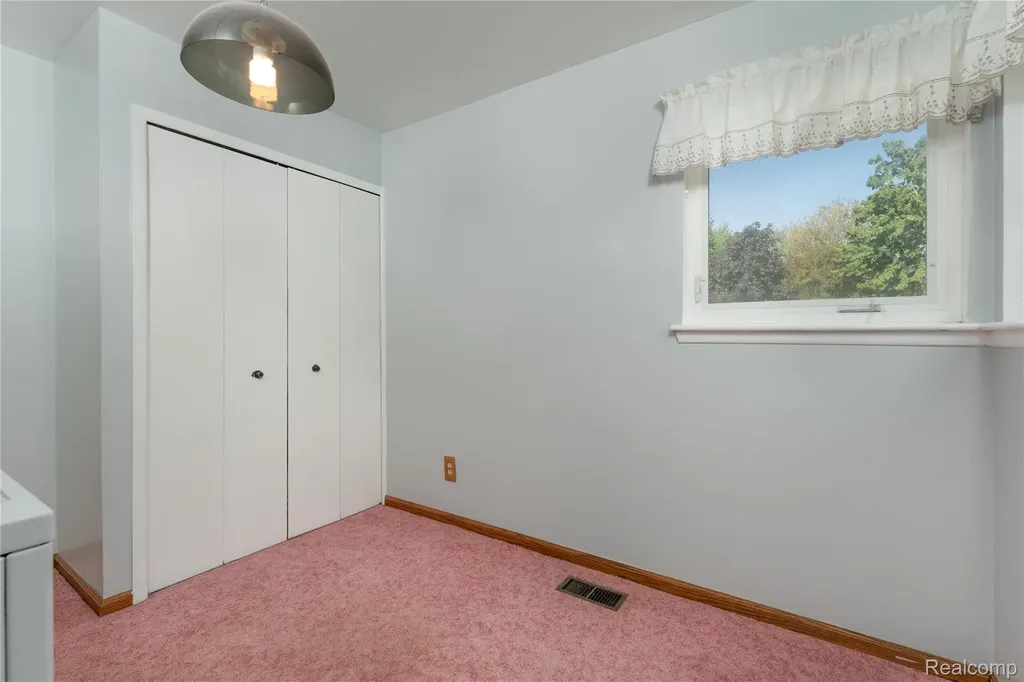 38774 Covington Drive Sterling Heights City MI 48312