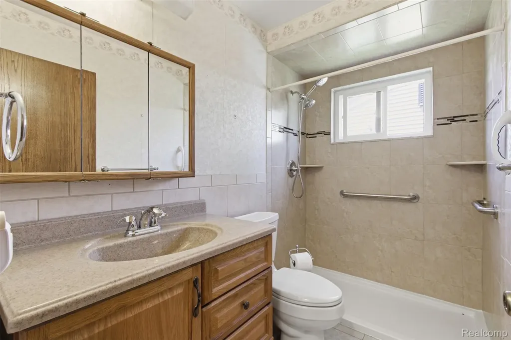38774 Covington Drive Sterling Heights City MI 48312