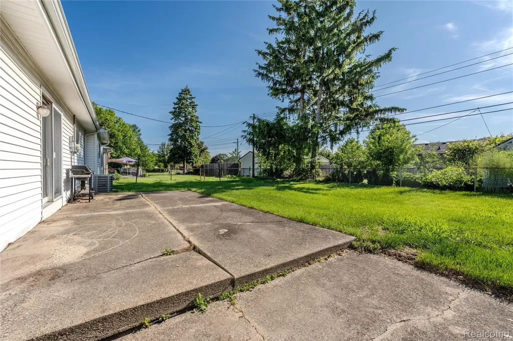 38774 Covington Drive Sterling Heights City MI 48312