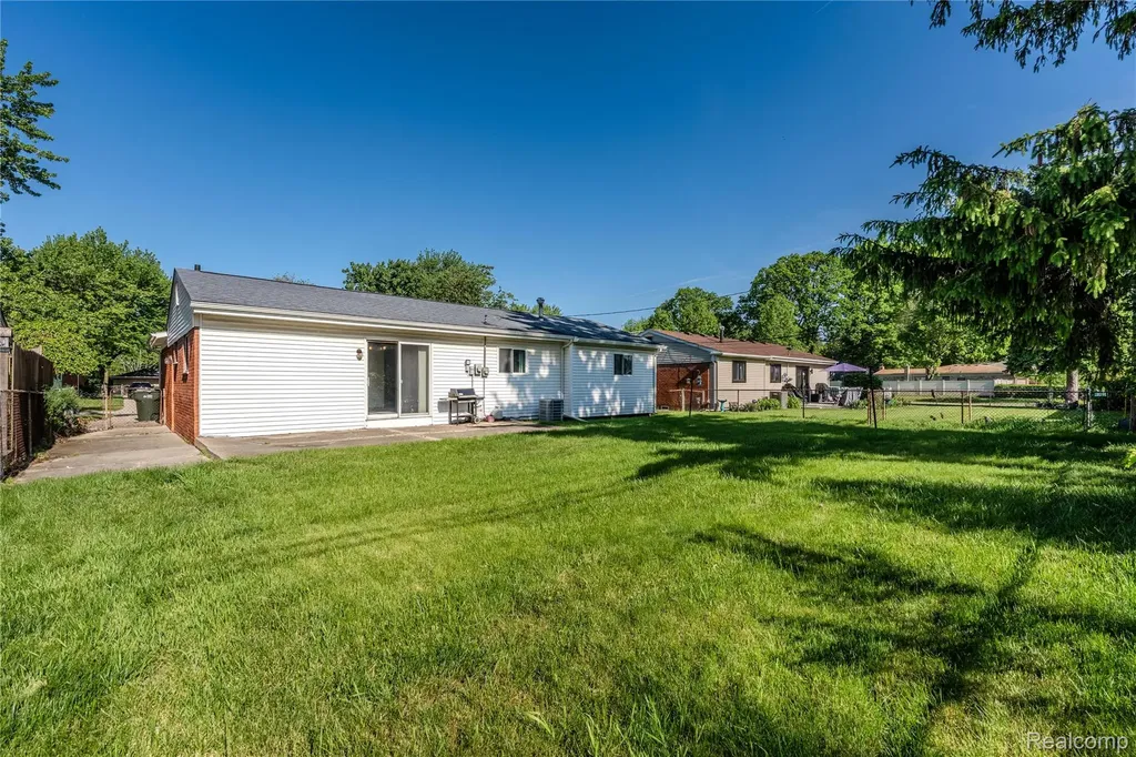 38774 Covington Drive Sterling Heights City MI 48312
