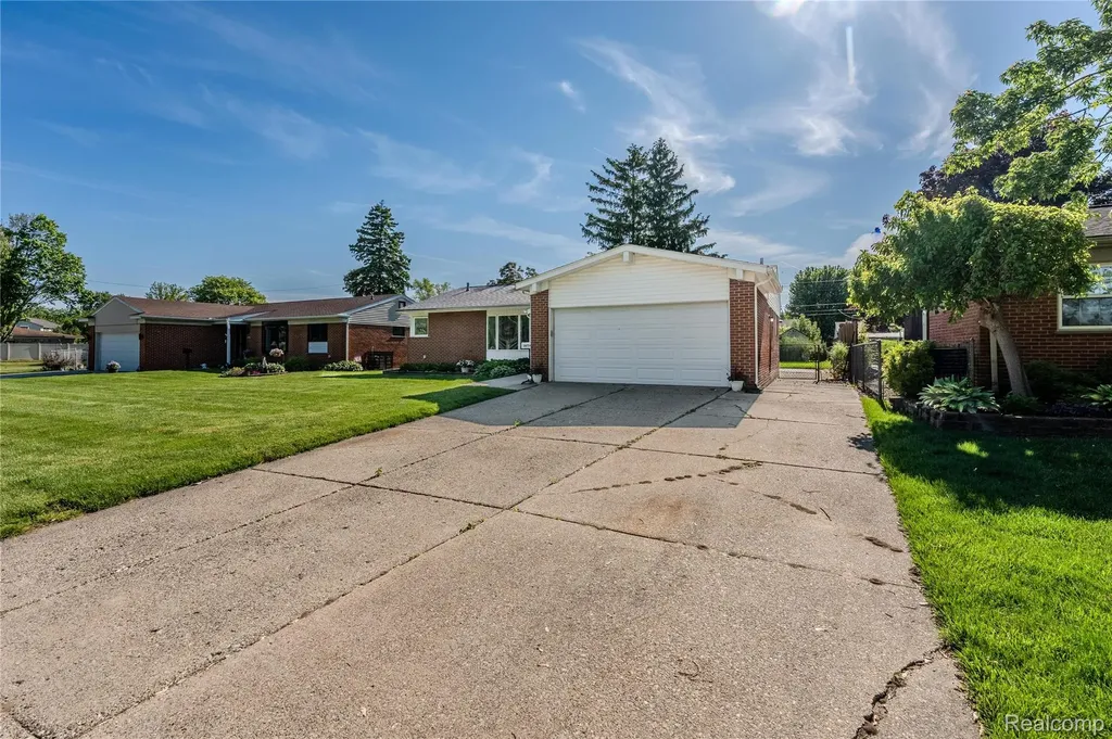 38774 Covington Drive Sterling Heights City MI 48312