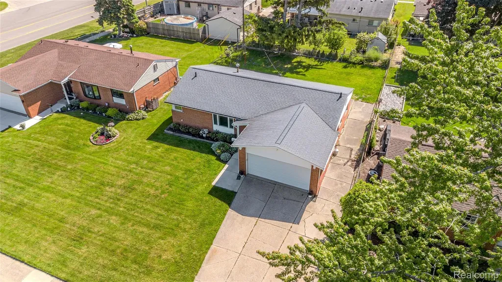 38774 Covington Drive Sterling Heights City MI 48312