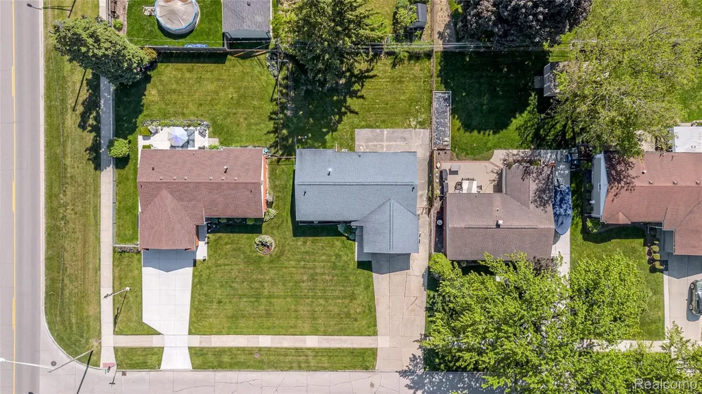 38774 Covington Drive Sterling Heights City MI 48312