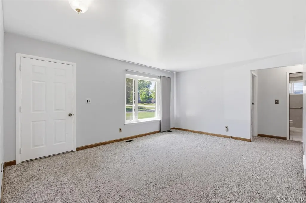 38774 Covington Drive Sterling Heights City MI 48312