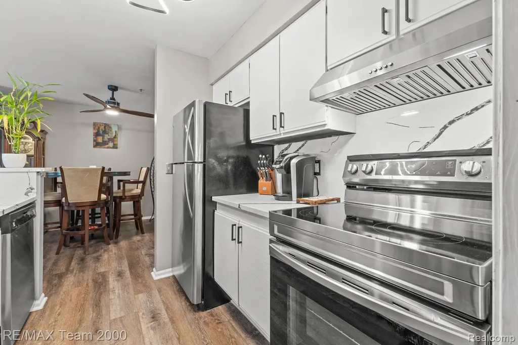 37522 Jefferson Avenue Harrison Charter Township MI 48045