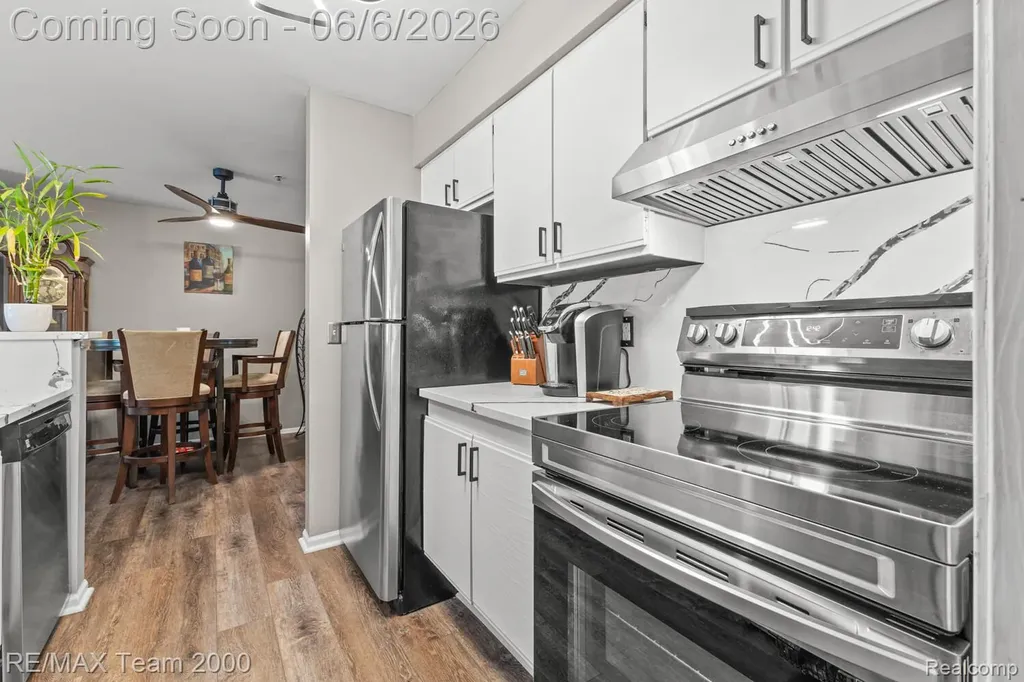 37522 Jefferson Avenue Harrison Charter Township MI 48045