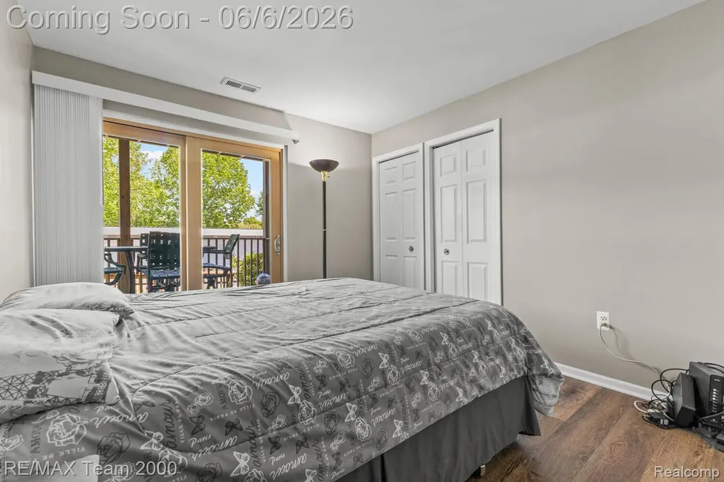 37522 Jefferson Avenue Harrison Charter Township MI 48045
