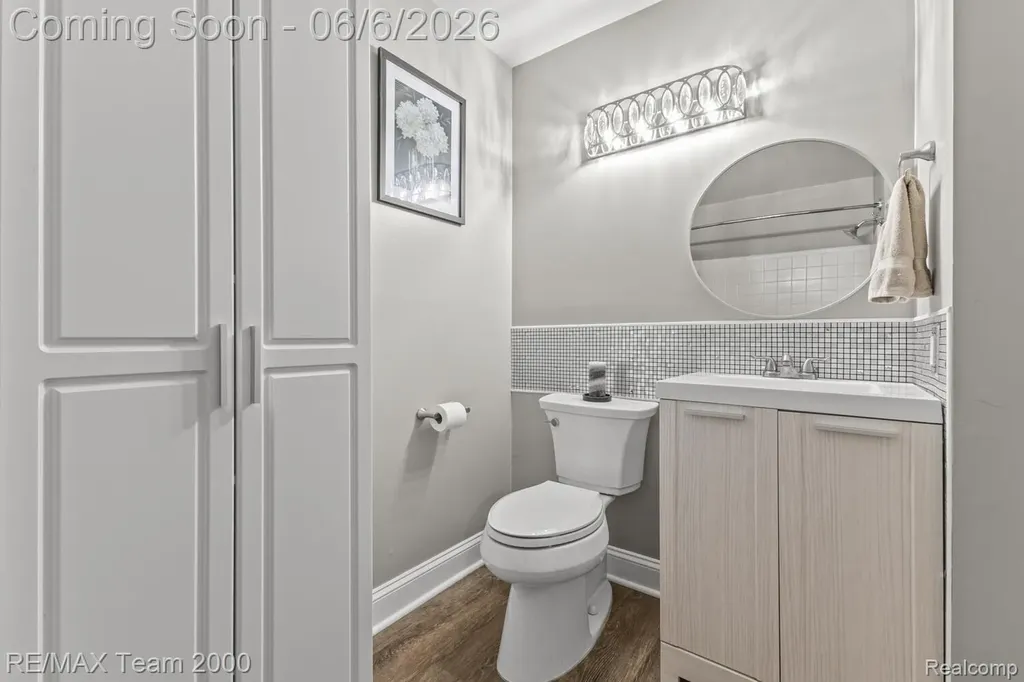 37522 Jefferson Avenue Harrison Charter Township MI 48045