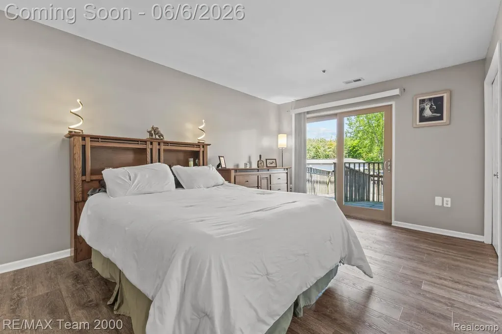 37522 Jefferson Avenue Harrison Charter Township MI 48045