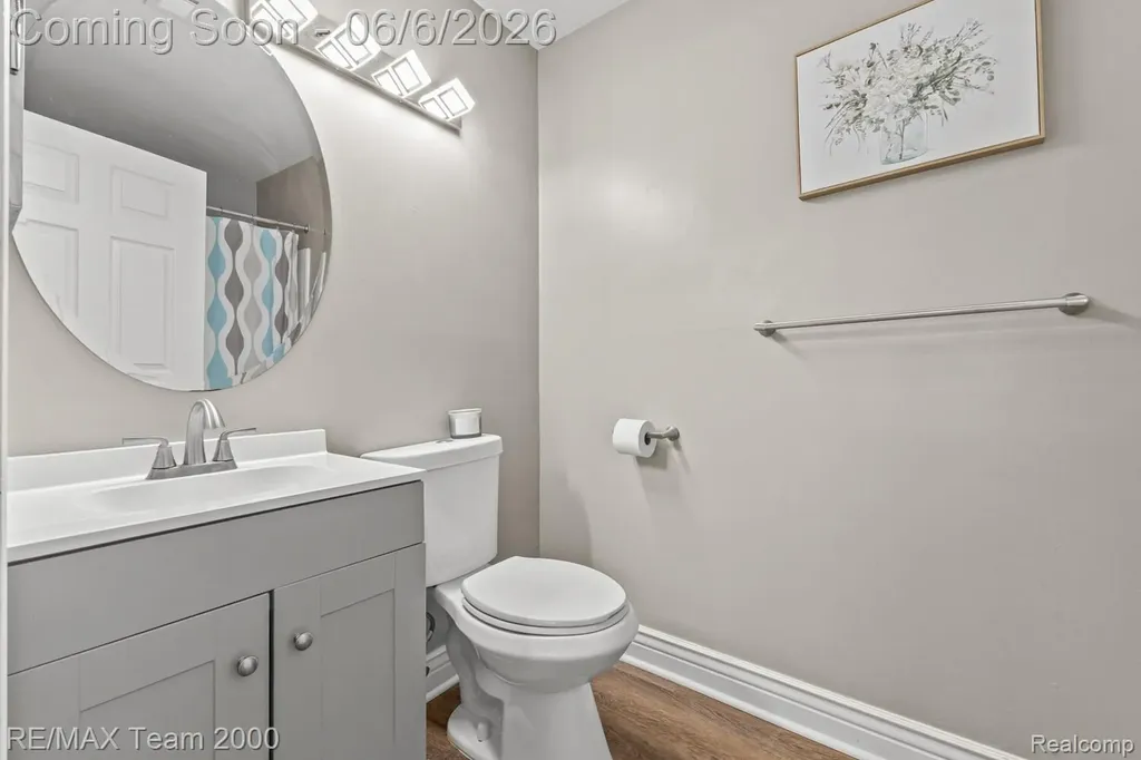 37522 Jefferson Avenue Harrison Charter Township MI 48045