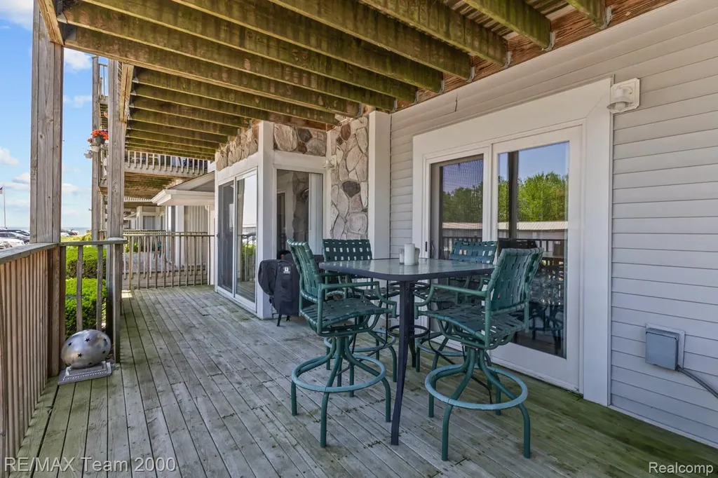 37522 Jefferson Avenue Harrison Charter Township MI 48045
