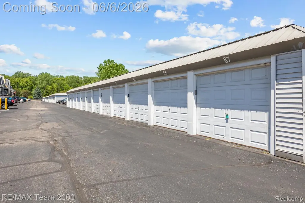 37522 Jefferson Avenue Harrison Charter Township MI 48045