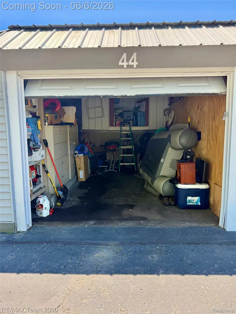 37522 Jefferson Avenue Harrison Charter Township MI 48045