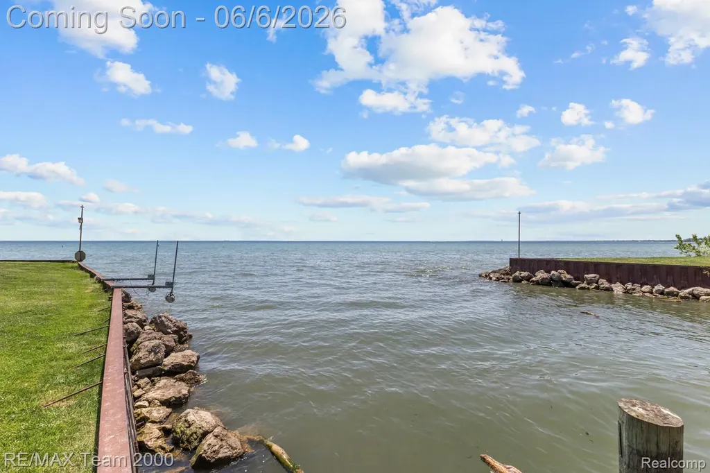 37522 Jefferson Avenue Harrison Charter Township MI 48045