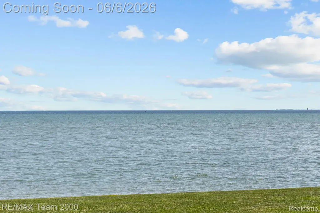37522 Jefferson Avenue Harrison Charter Township MI 48045