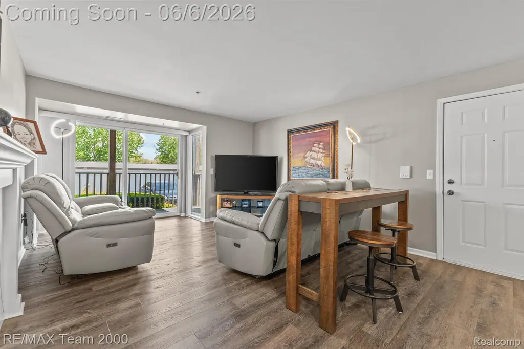 37522 Jefferson Avenue Harrison Charter Township MI 48045