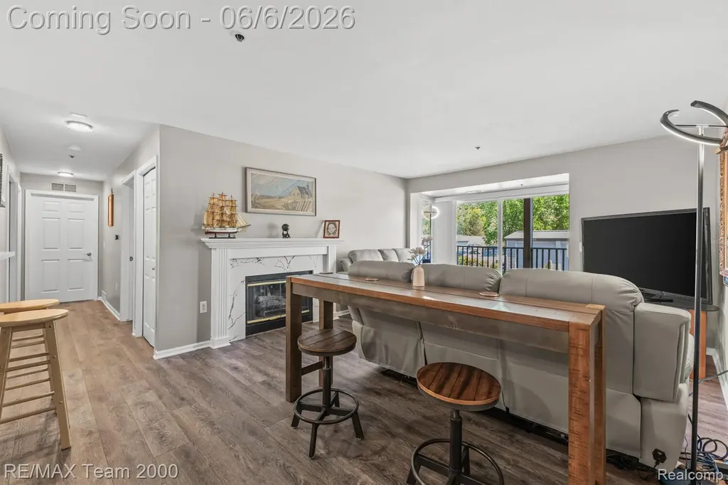 37522 Jefferson Avenue Harrison Charter Township MI 48045
