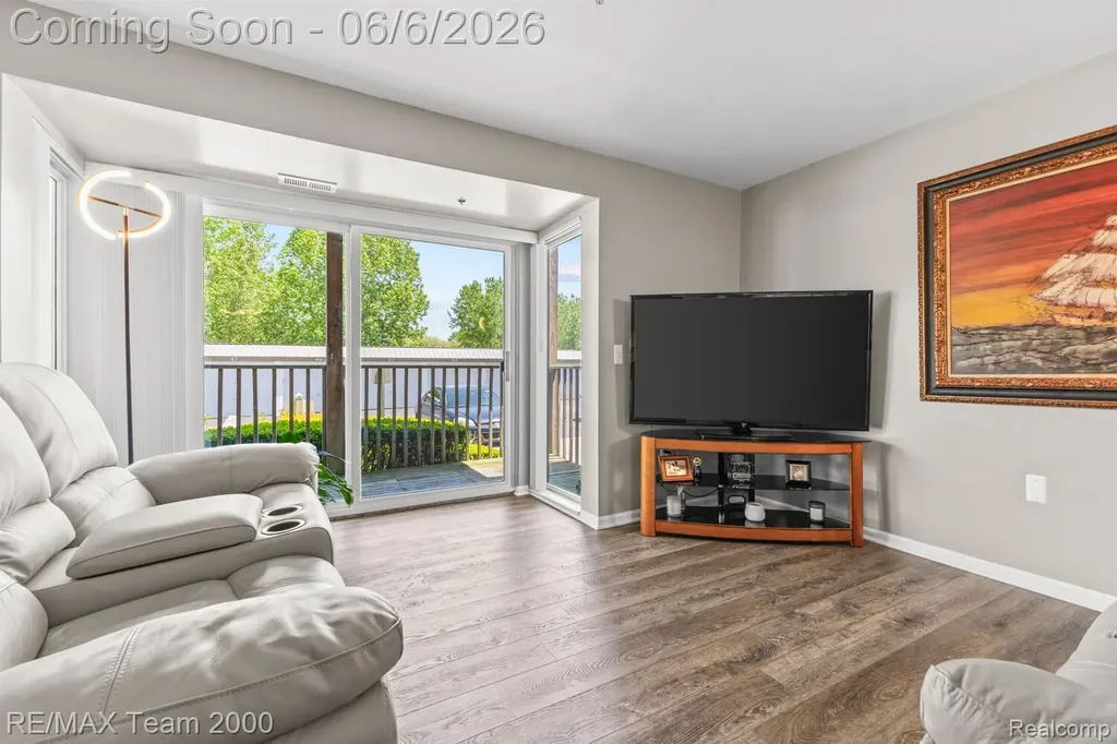 37522 Jefferson Avenue Harrison Charter Township MI 48045