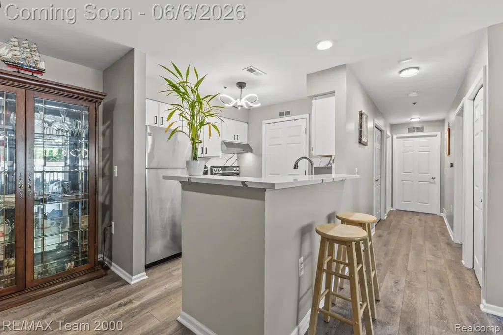 37522 Jefferson Avenue Harrison Charter Township MI 48045