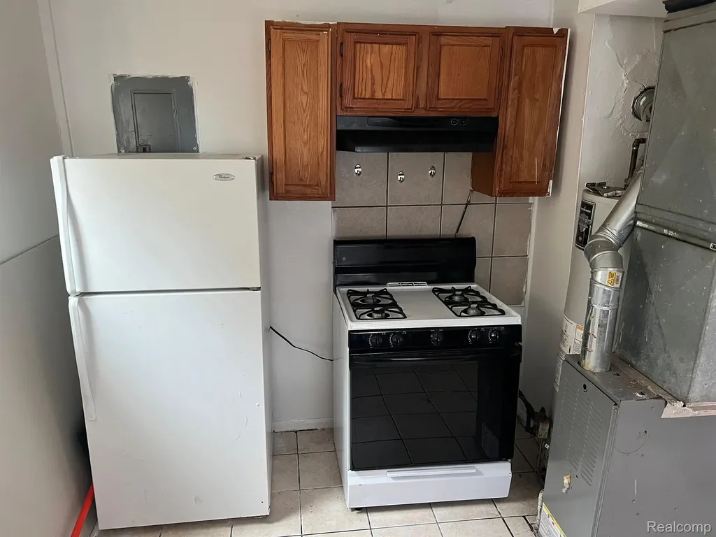 3756 Ash Street Inkster City MI 48141