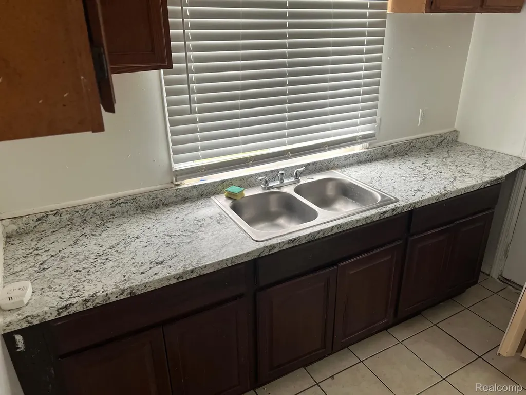 3756 Ash Street Inkster City MI 48141