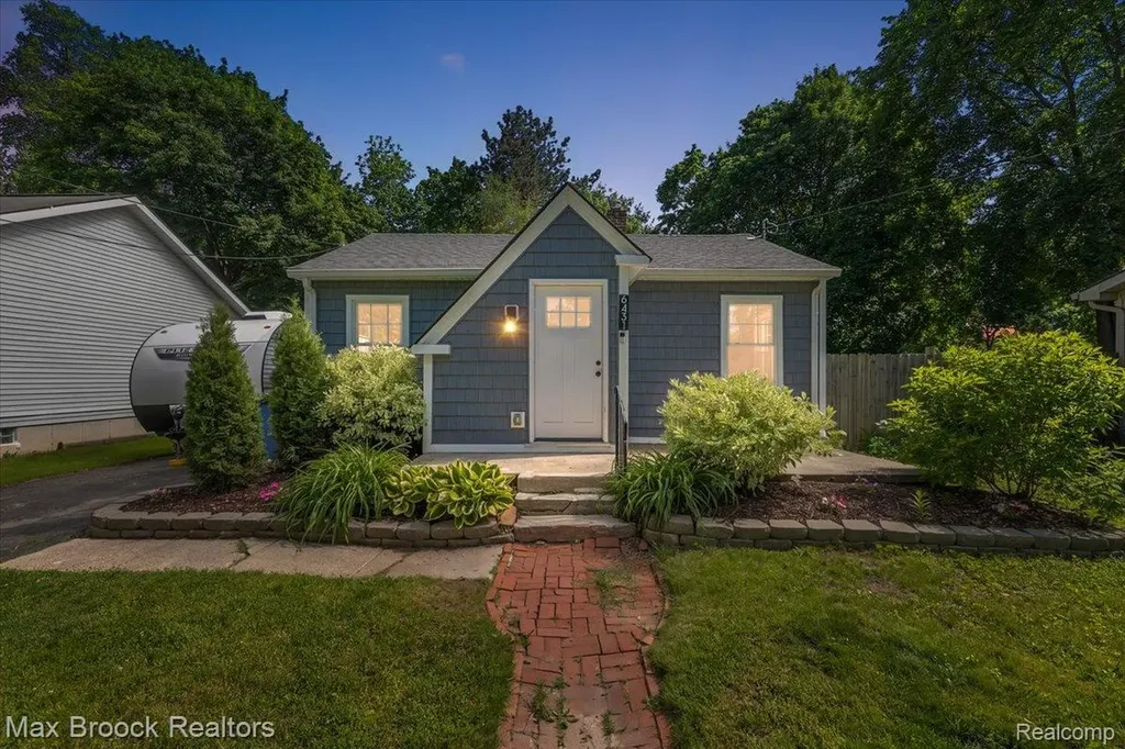 6431 Prairie Lawn Waterford Charter Township MI 48329