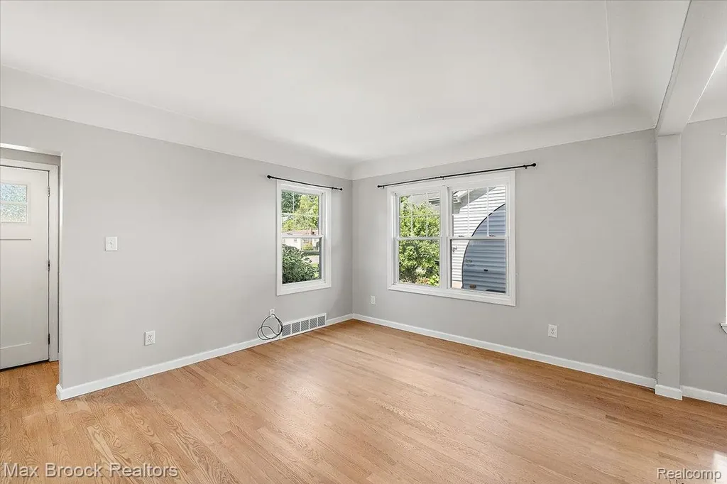 6431 Prairie Lawn Waterford Charter Township MI 48329