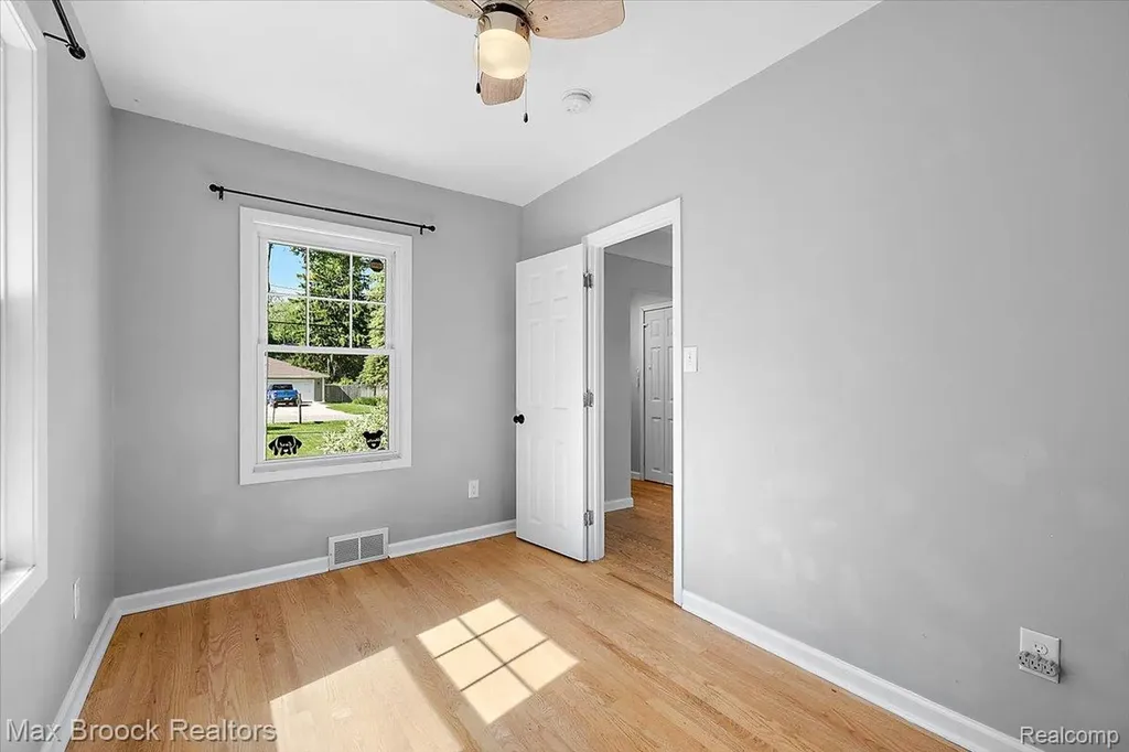 6431 Prairie Lawn Waterford Charter Township MI 48329