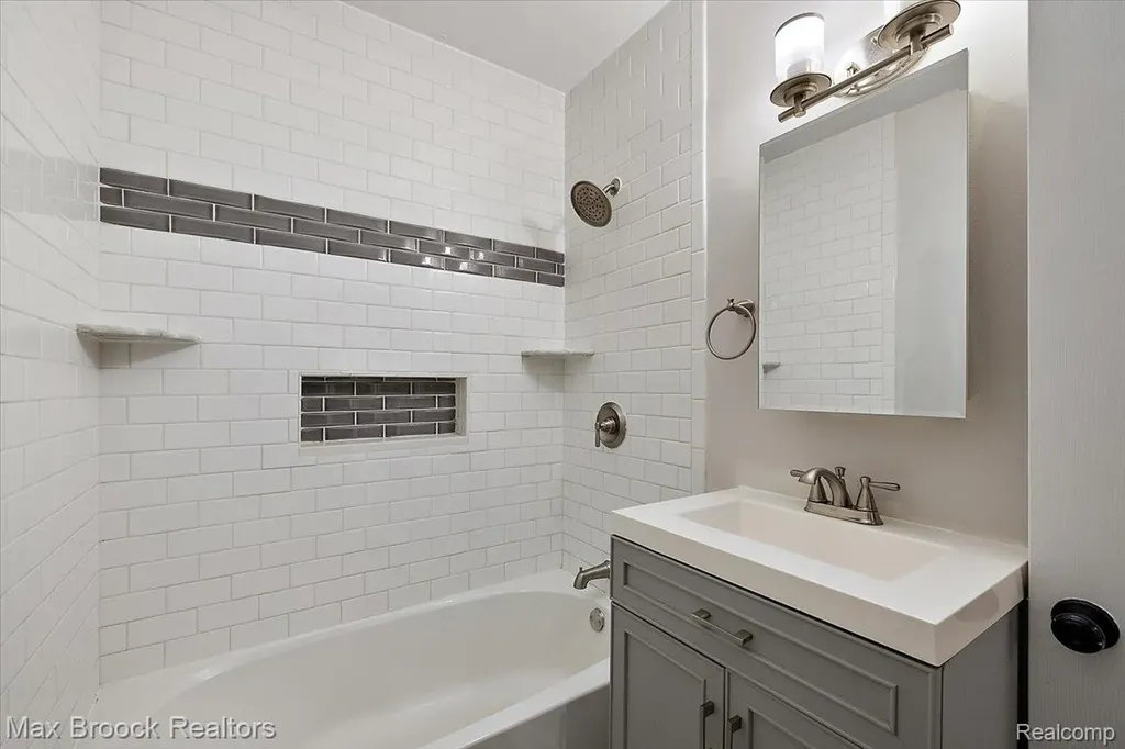 6431 Prairie Lawn Waterford Charter Township MI 48329