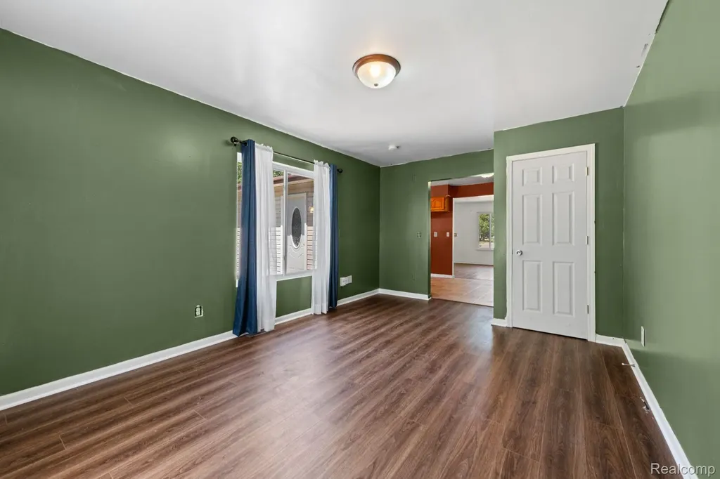315 Airport Drive Holly Village MI 48442