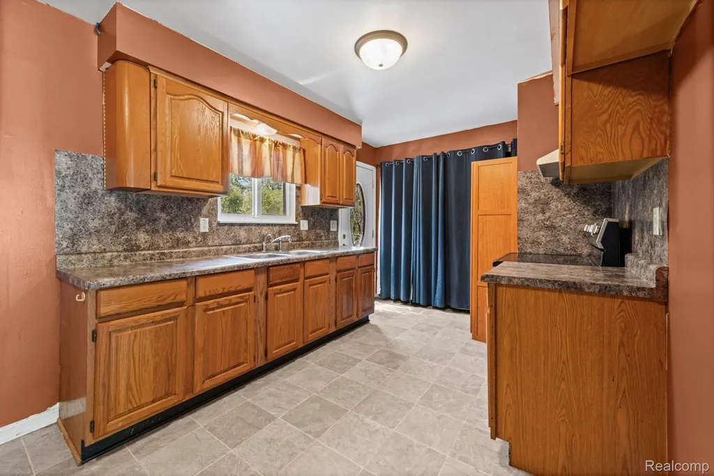 315 Airport Drive Holly Village MI 48442