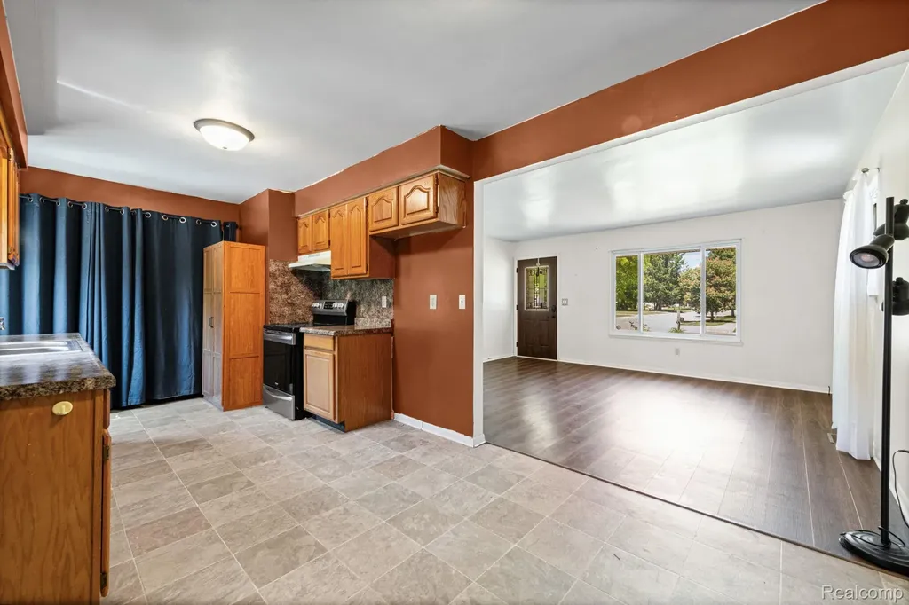 315 Airport Drive Holly Village MI 48442