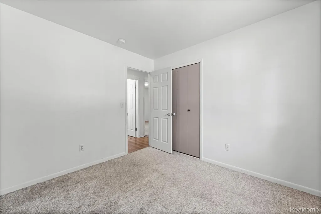 315 Airport Drive Holly Village MI 48442