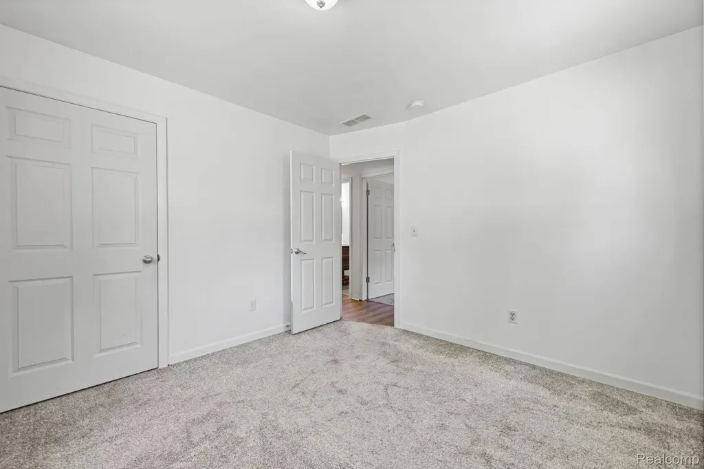 315 Airport Drive Holly Village MI 48442