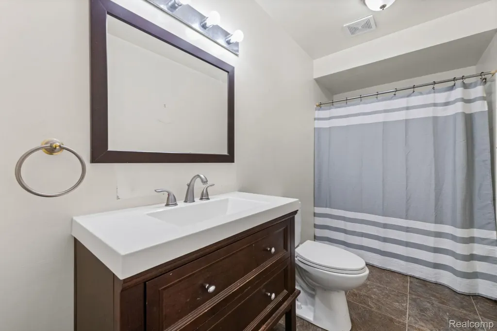 315 Airport Drive Holly Village MI 48442