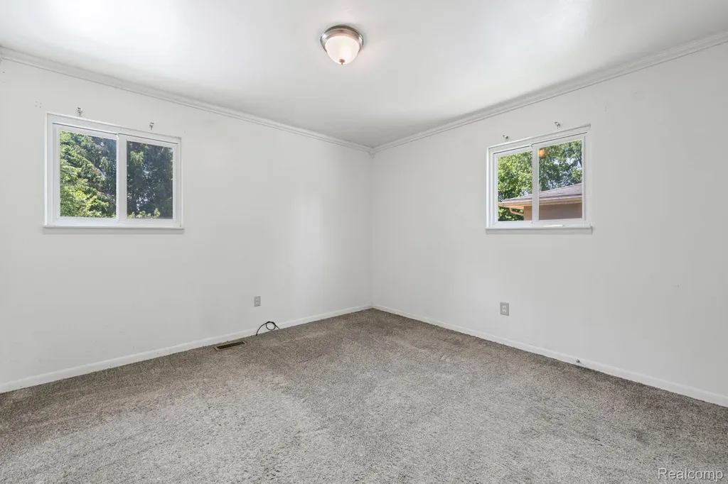 315 Airport Drive Holly Village MI 48442