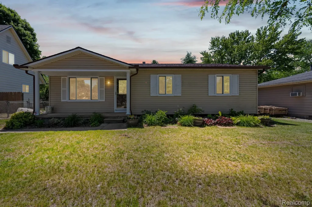 315 Airport Drive Holly Village MI 48442