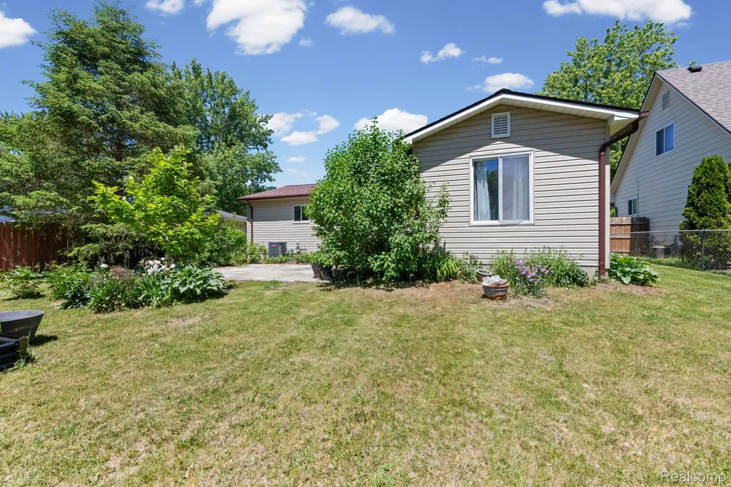 315 Airport Drive Holly Village MI 48442