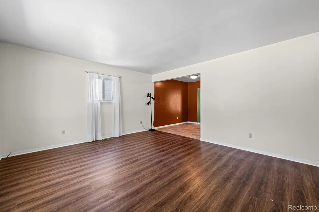 315 Airport Drive Holly Village MI 48442